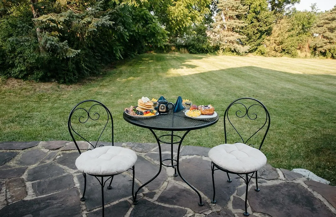 Friendly City Inn B&B-1